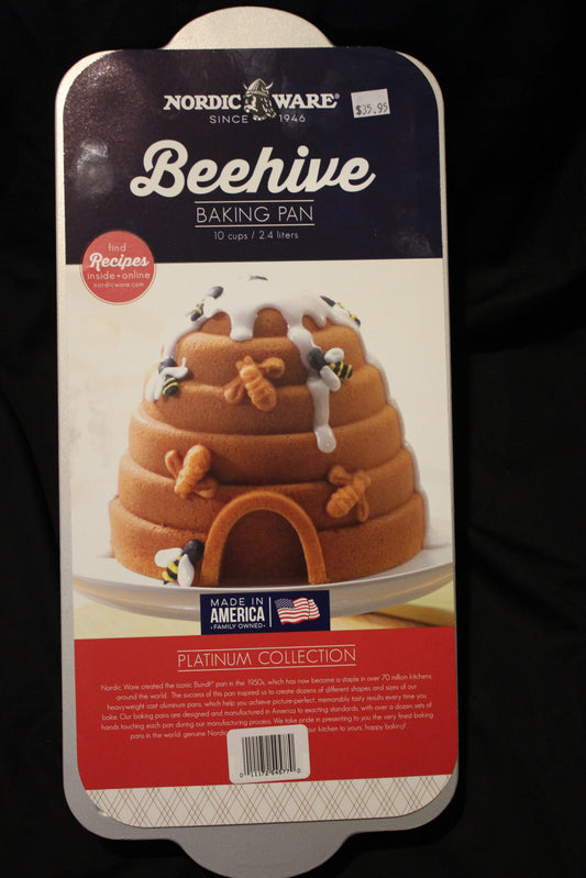 NORDIC WARE LARGE BEEHIVE SKEP PAN image 0