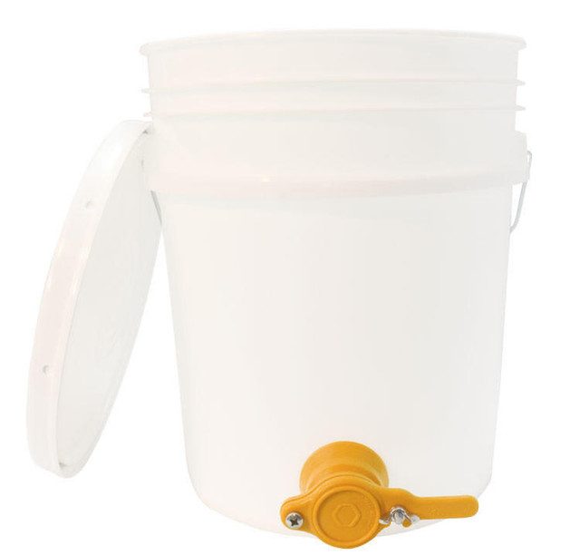 Bottling bucket with Honey gate image 0
