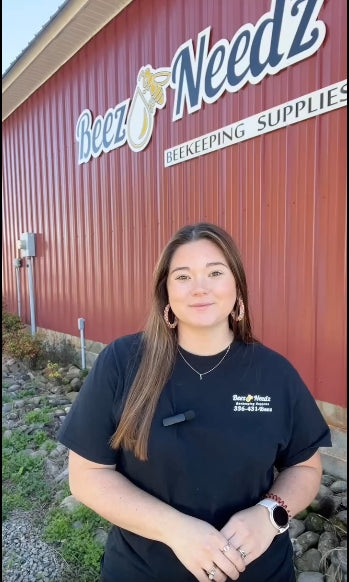 At Beez Needz, everything we do starts with a love for bees — and the people who care for them.
From helping beginners pick out their first hive to guiding seasoned beekeepers through a tricky season, we’re here for the journey.
Our goal has always been simple:
💛 Support local beekeepers
🌼 Educate and inspire
🏡 Strengthen our community