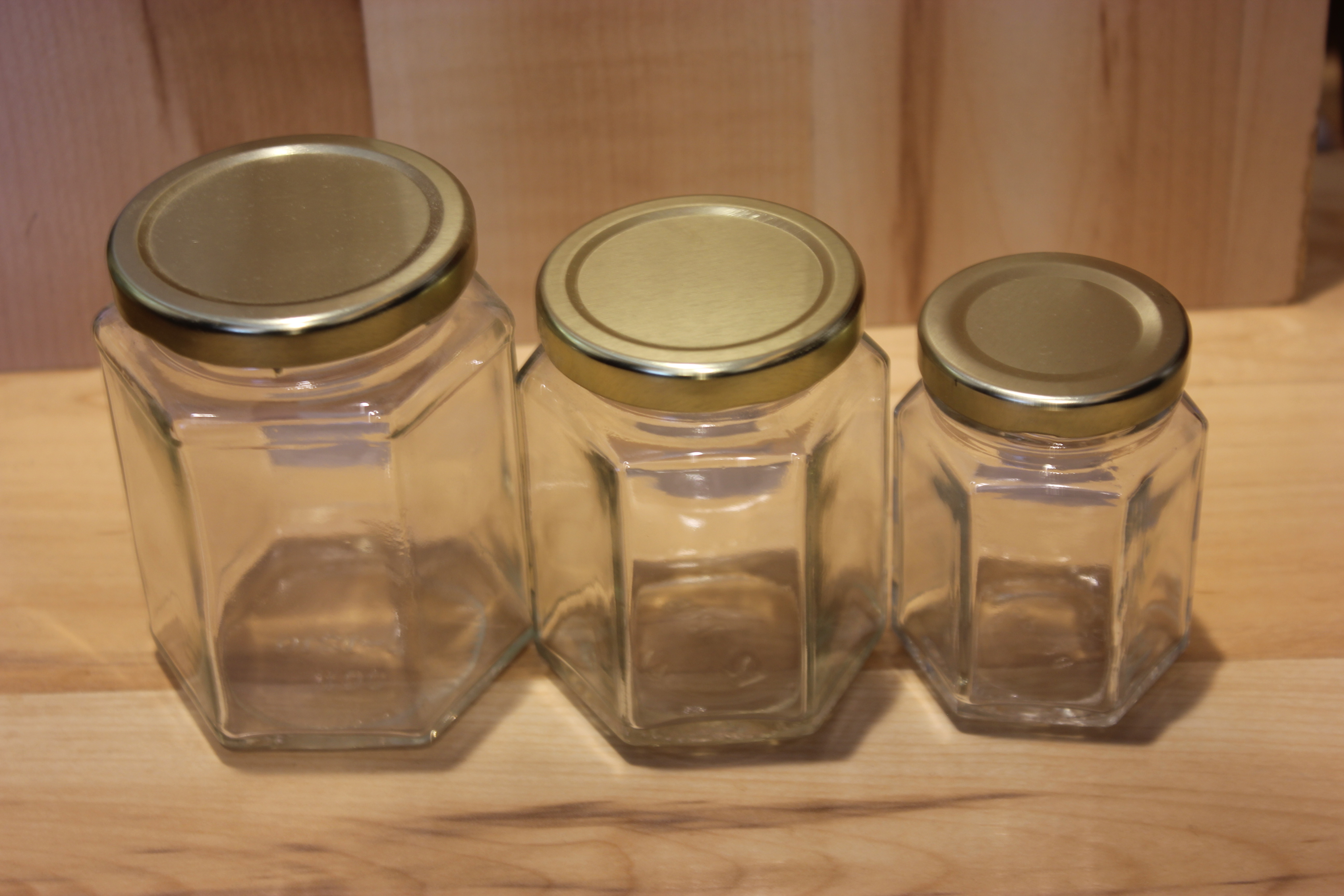 Hexagon Jars Gold Lid (15pcs, 1.5 oz) Hexagon Glass Jars with Gold  Plastisol Lined Lids for